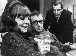 Diane Keatonová, Woody Allen a Jerry Lacy v Allenově broadwayské hře Play It Again, Sam