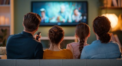 Zrádci v zahraničí: sledujte díly z jiných zemí online