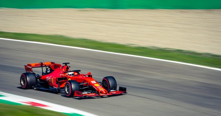 Závod Formule 1, vůz Ferrari
