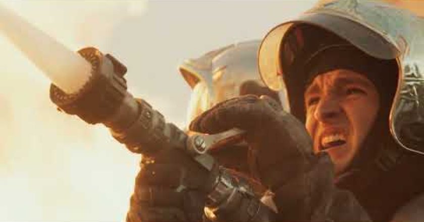 Notre-Dame v plamenech