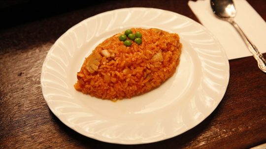Půlnoční bistro: Historky z Tokia - Smažená rýže s kuřetem