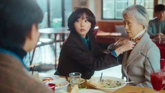 Prostě báječní - Babiččin šátek a módní kruh v Čongdamu