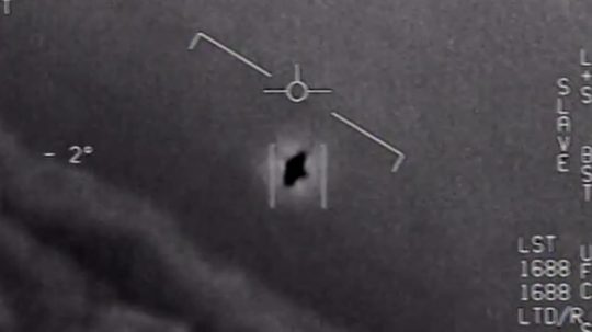 Nevysvětlené jevy - Vládní spiknutí ohledně UFO